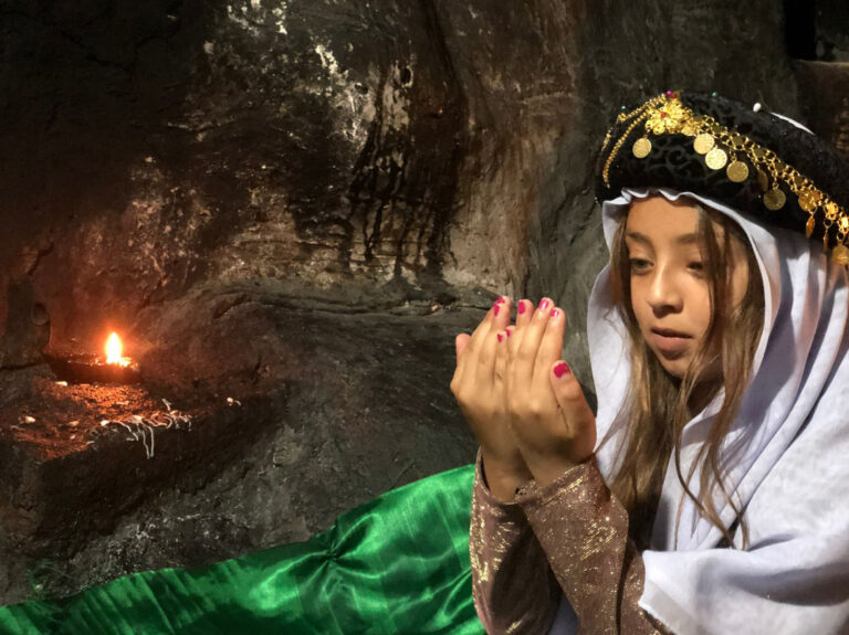 رحلة إلى لالش.. العودة إلى الضوء والذاكرة