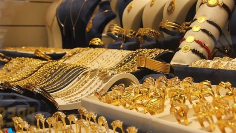 الذهب عيار 21 يرتفع إلى 962 ألف دينار في الأسواق العراقية