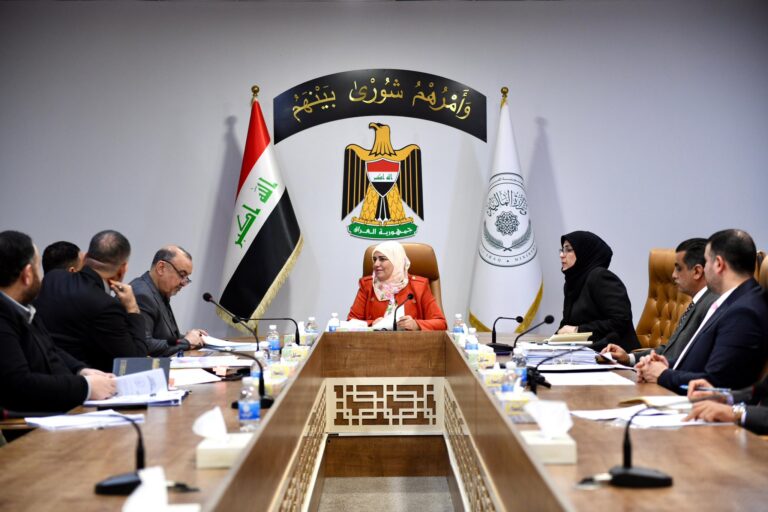 المالية: حسم التسويات الحسابية بين قطاعي النفط والكهرباء