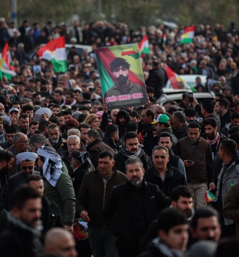 تشييع مهيب لجثمان البيشمركة الشهيد أحمد هيمن عمر في كركوك