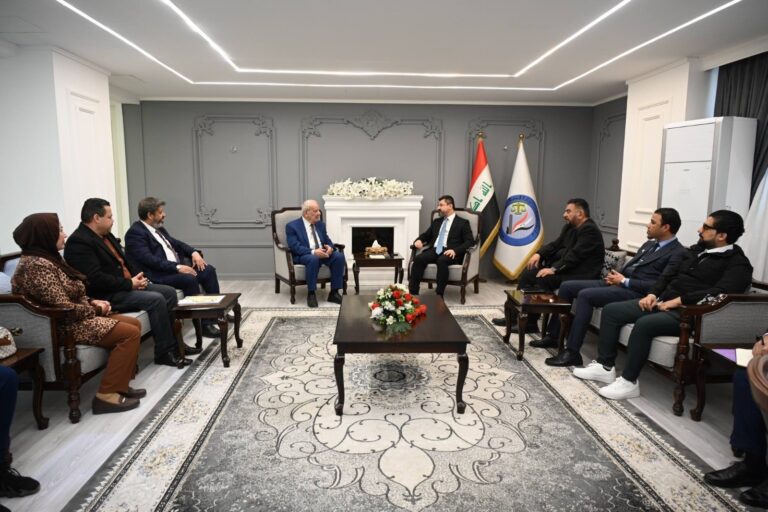 خالد شواني يلتقي فنانين ويؤكد: الفن أداة فاعلة في إعادة التأهيل والإصلاح