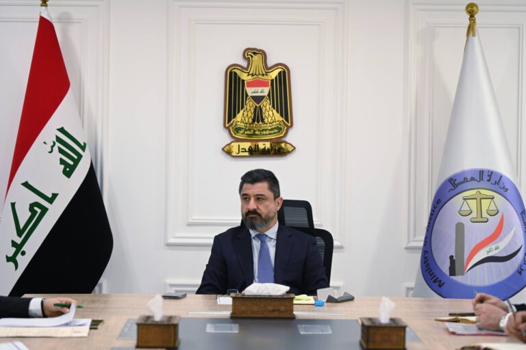 وزير العدل يوجّه باتخاذ إجراءات أمنية مشددة في الأقسام السجنية لدائرة الإصلاح