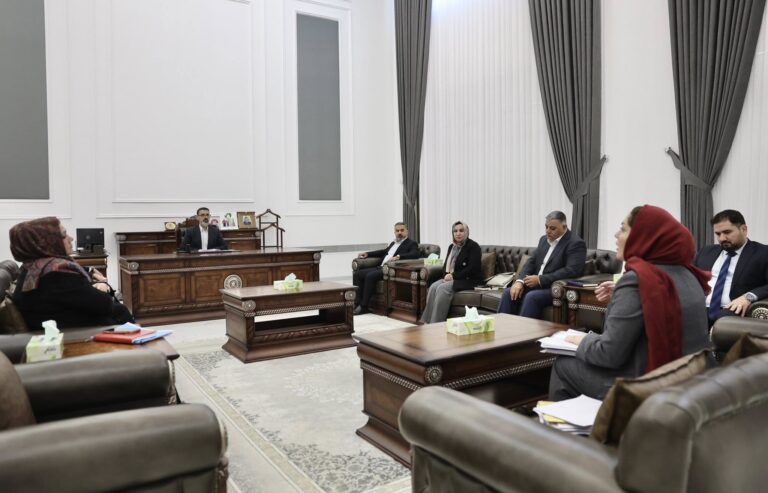 محافظ كركوك يوجه بإكمال متطلبات توزيع الأراضي على المعلمين