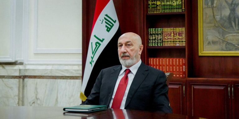 رئيس الجمهورية يتلقى رسالة تهنئة من الرئيس الفلسطيني